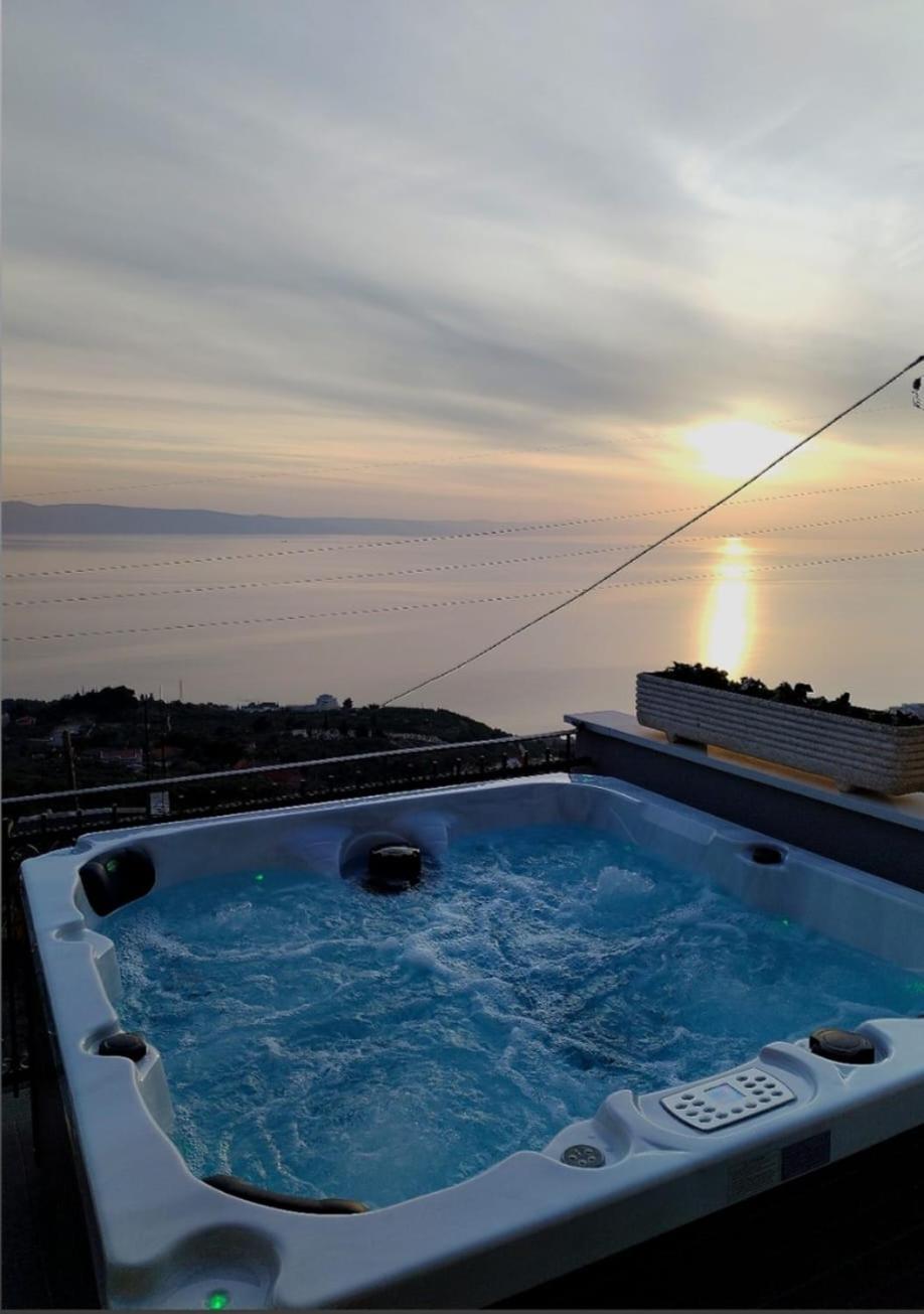 Holliday Home Alida With Jacuzzi Podgora Ngoại thất bức ảnh